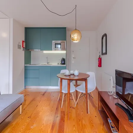 Lejlighed Modern In With Balcony *