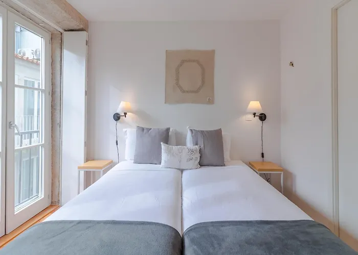 Daire Modern In With Balcony Porto