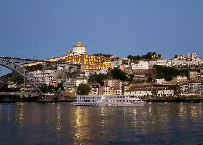 Modern In With Balcony Daire Porto