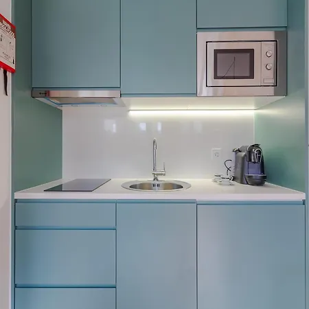 Modern In With Balcony Apartament Porto