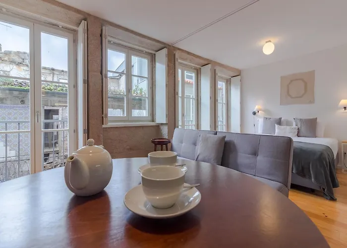 Modern In With Balcony Appartamento Oporto